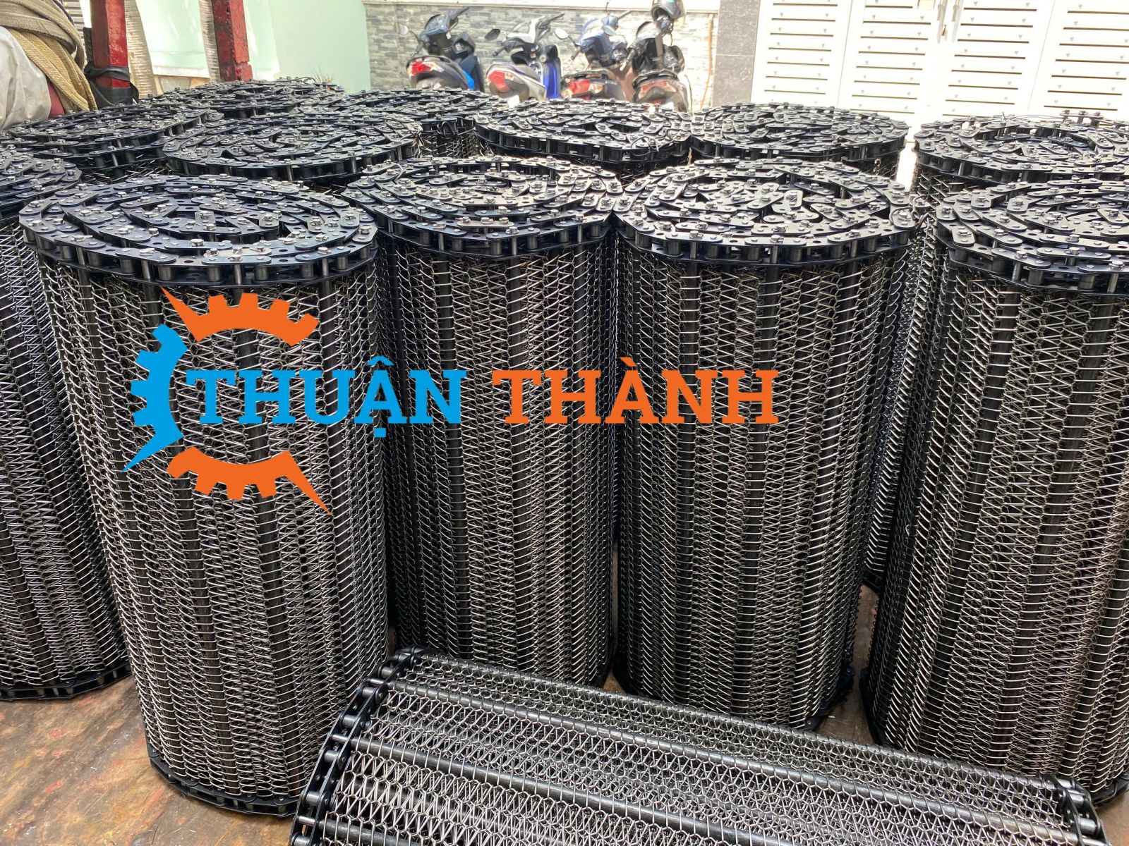 bang-tai-luoi-inox-soi-xoan 