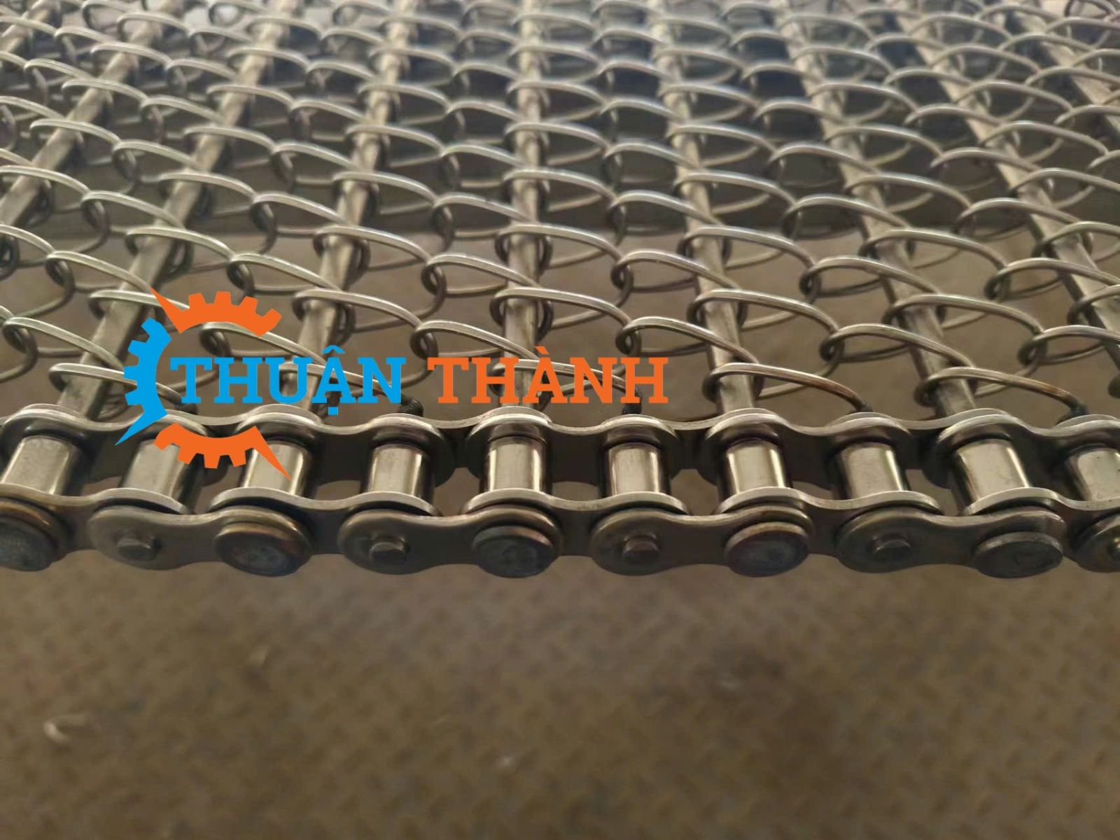 bang-tai-luoi-inox-soi-xoan 